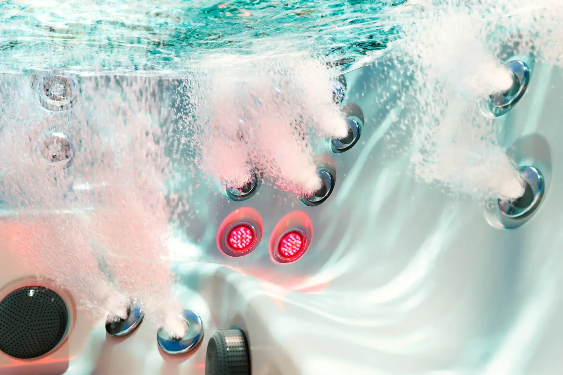 jht-ir_right_light_underwater_mid01-1920x1280